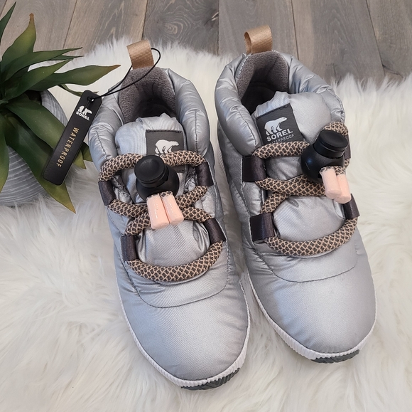 SOREL Out ‘N About Puffy Lace Boot Silver NEW - Picture 4 of 10